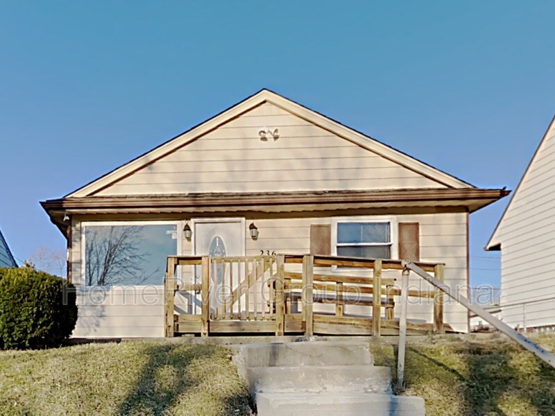 Primary Photo - 236 S 3rd Ave