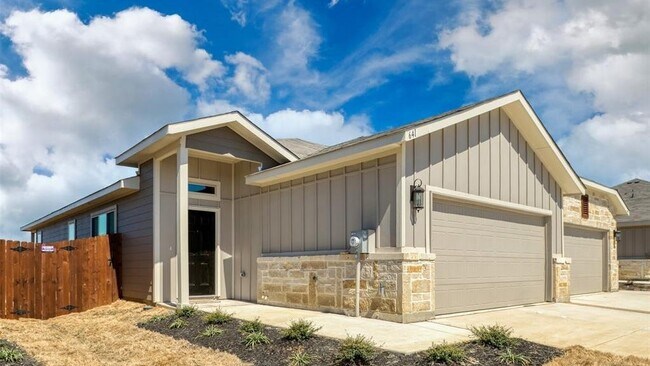 Building Photo - 641 Fallow Dr