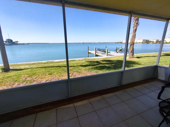 Foto del edificio - 1201 Bayshore Dr