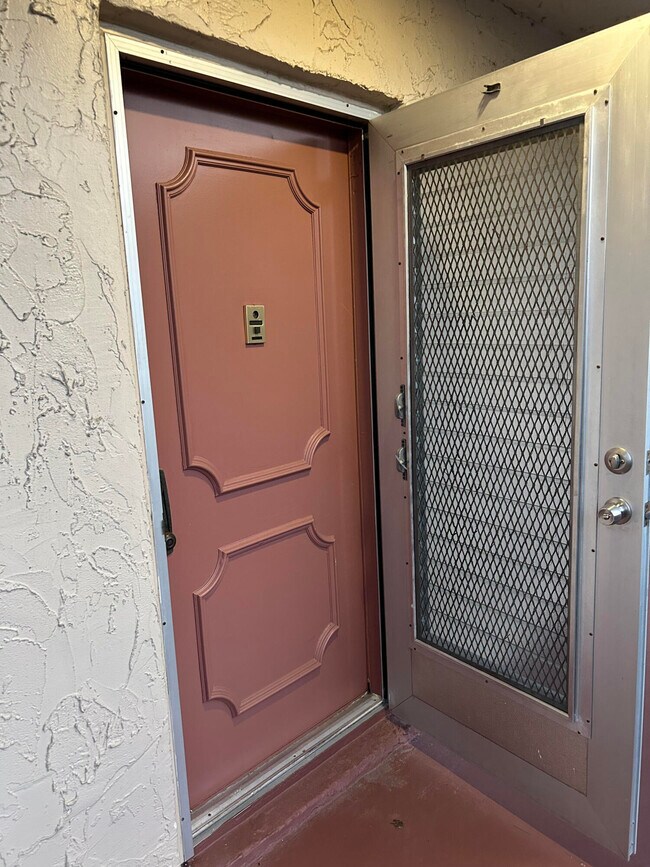 Foto del edificio - 705 Lori Dr