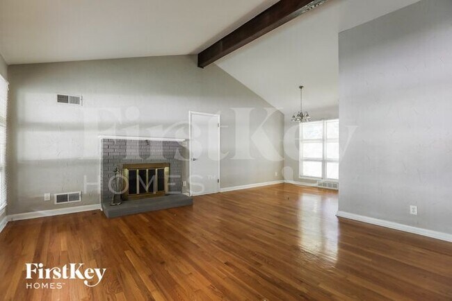 Foto del edificio - 7923 Maple St