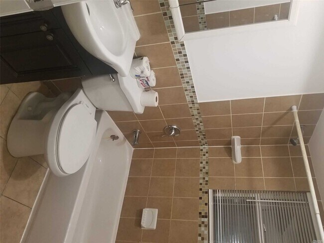 Foto del edificio - 187-20 Baisley Blvd