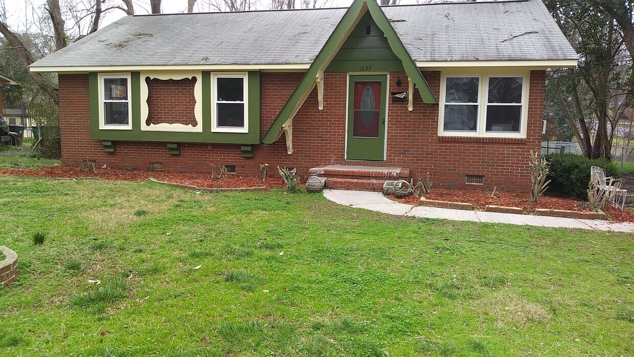 Primary Photo - 1227 Rollingwood Dr