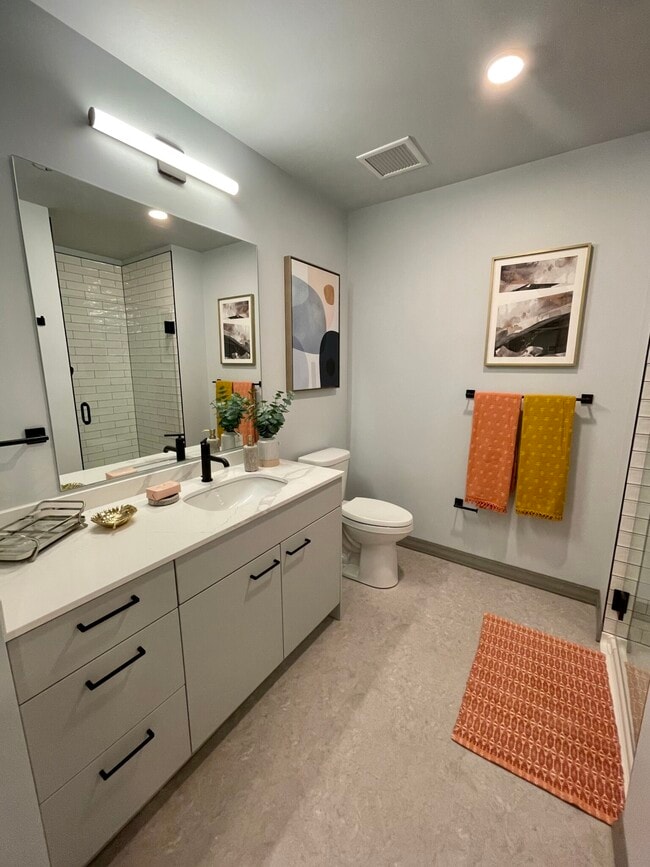 Building Photo - Gorgeous brand-new studio in East Bucktown