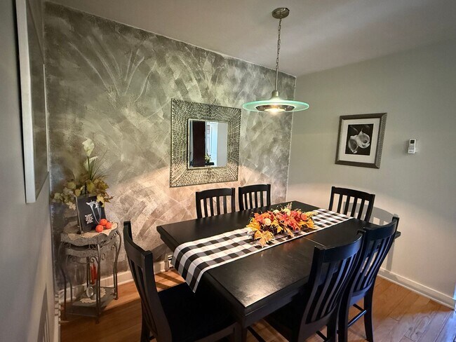 Foto del edificio - Charming 3-Bedroom Condo in Laconia, NH – ...