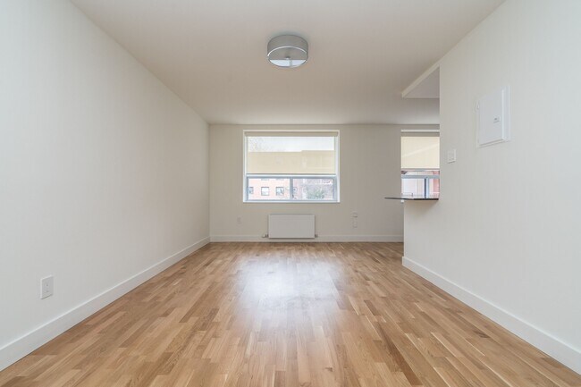 Photo du bâtiment - 56 Eccleston Drive