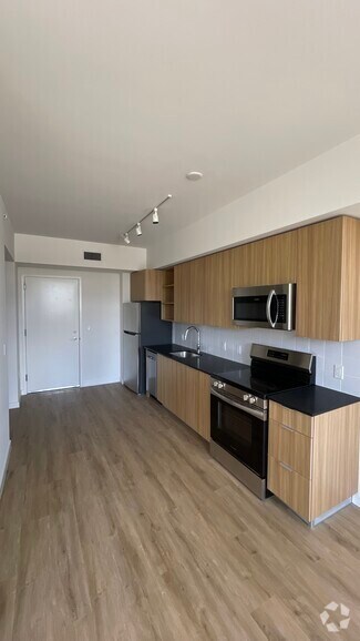 Building Photo - 2881 E 9th Ave
