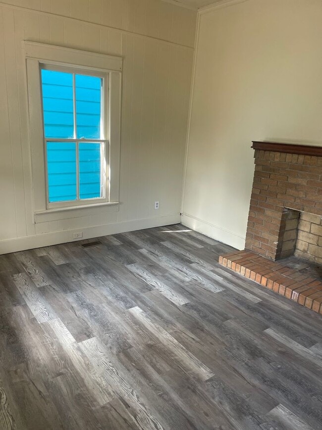 Building Photo - Knoxville 37921 - Charming 3-Bedroom, 1 Bath Home in Knoxville – Available Now! - Contact Lisa Vi...