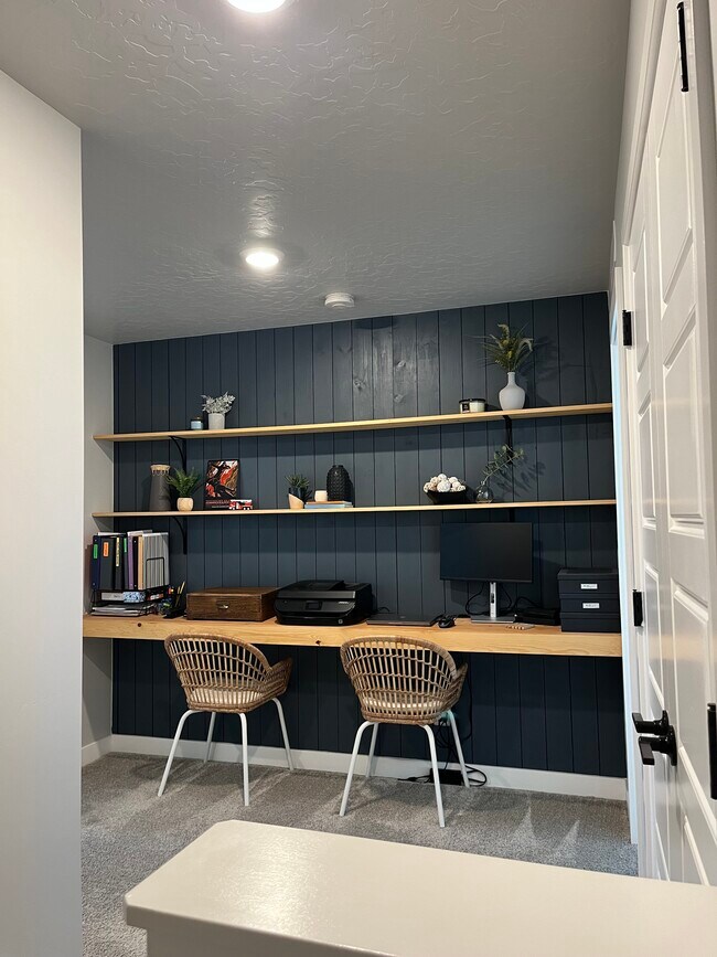 Foto del edificio - 246 S Meadowbrook Ct