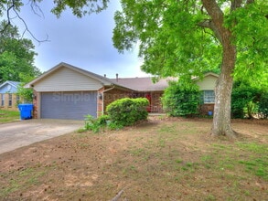 Building Photo - 1706 High Meadows Dr