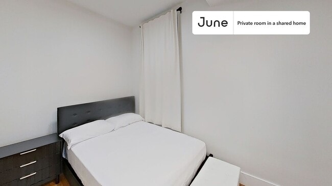 Building Photo - Room in Shared 5 bed/2 bath home