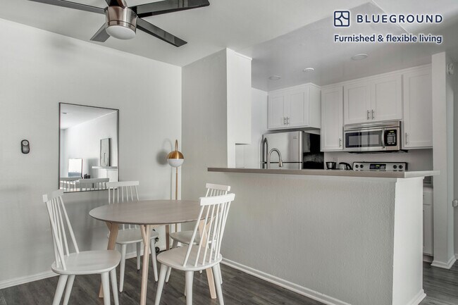 Building Photo - 17250 Sunset Blvd