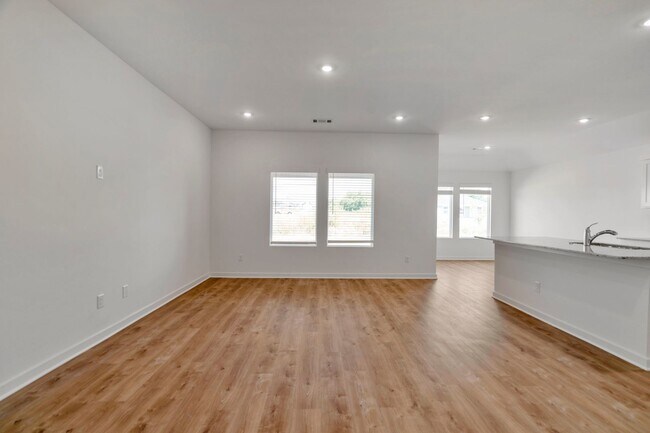 Building Photo - Brand-New 4 Bedroom Home in Prairie Grove!...