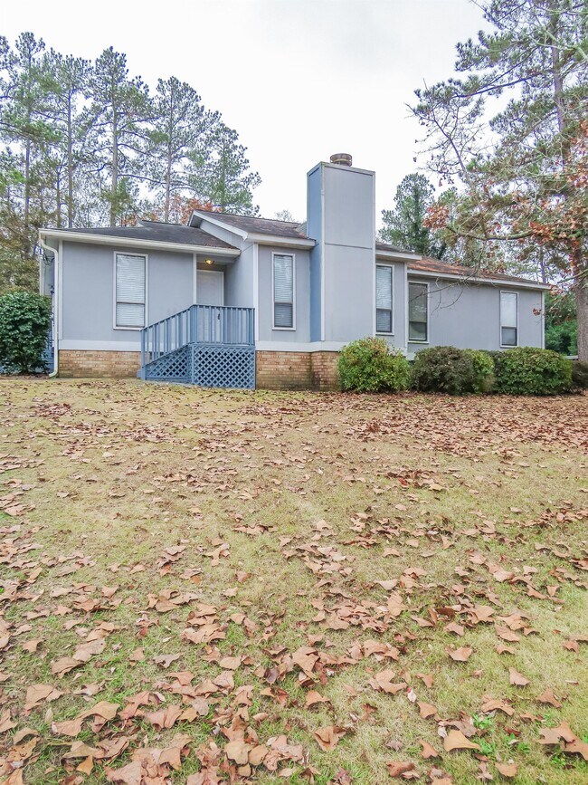 Building Photo - 2945 Bridgeport Dr