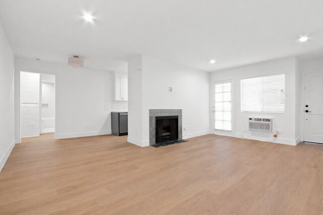 Foto del edificio - 11737 Courtleigh Dr