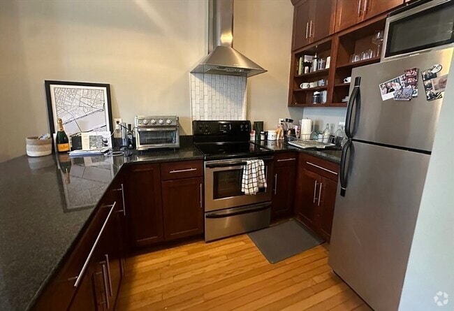 Building Photo - 656 Tremont St