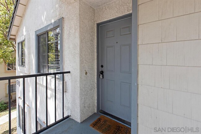 Foto del edificio - 8595 Summerdale Rd