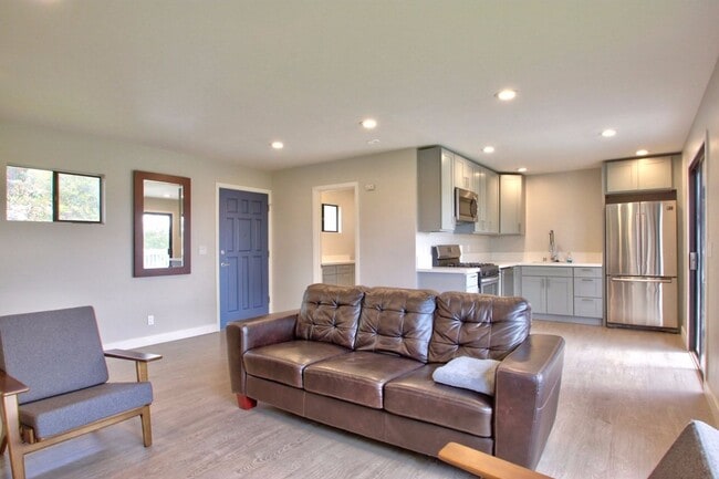 Foto del edificio - 915-915 1/2  Valley Drive