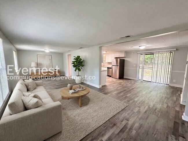 Foto del edificio - 2975 Sharon Ln