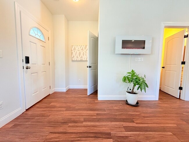 Building Photo - 17 Hamel Way