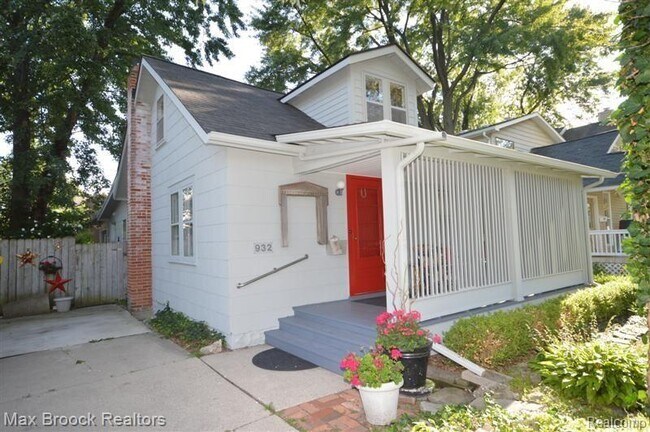 Foto del edificio - 932 Humphrey Ave