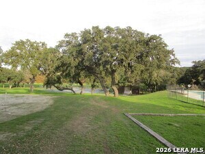 Foto del edificio - 421 Watts Ln