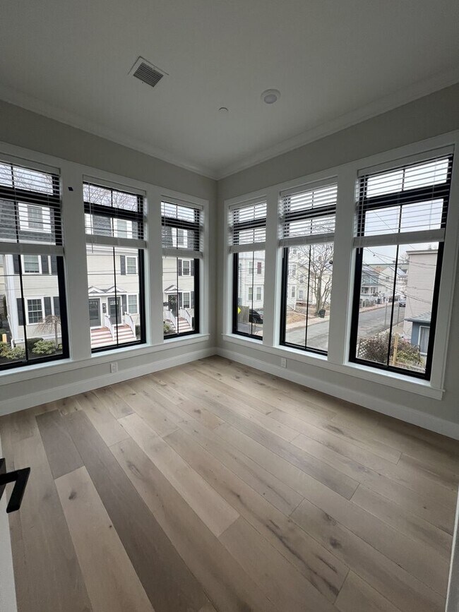 Foto del edificio - 147 Everett St