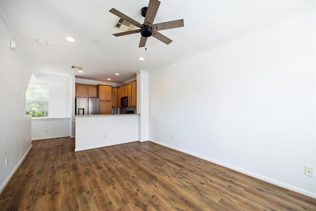 Building Photo - 3001 Murworth Dr