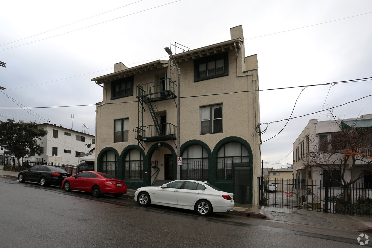 Building Photo - Columbia Apartments