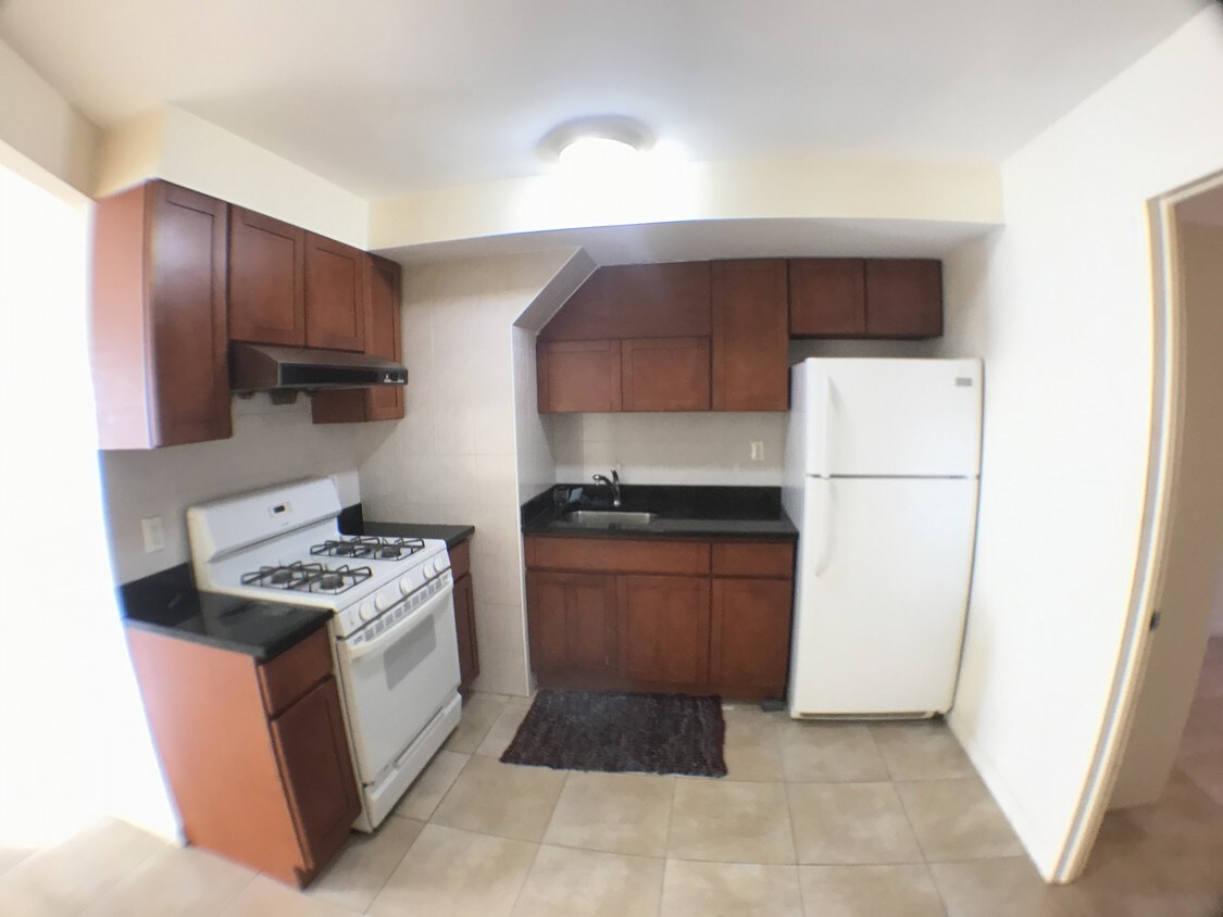 Foto principal - 329 Bay 11th St