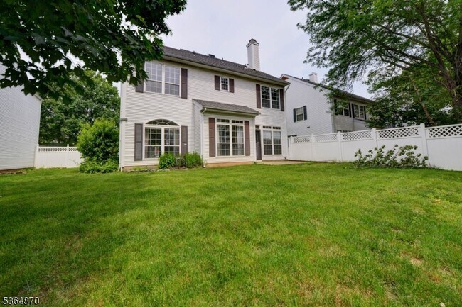 Building Photo - 5 Marco Polo Ct