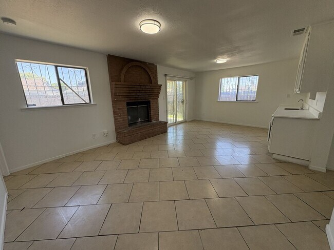 Foto del edificio - 6313 Hermosa St