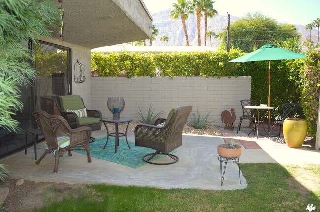 Foto del edificio - Ramona Villas , Unfurnished, Long Term