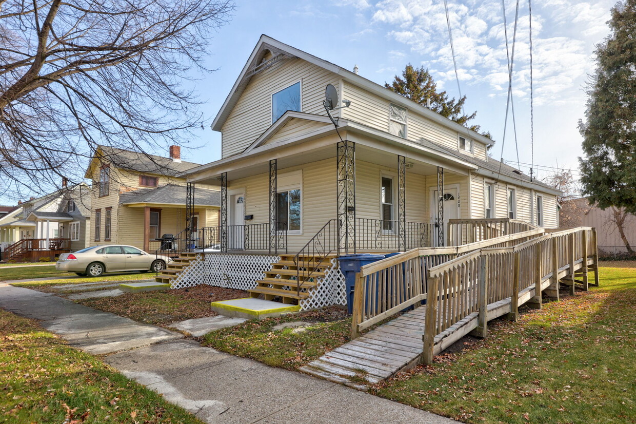 Building Photo - 1408 11th St