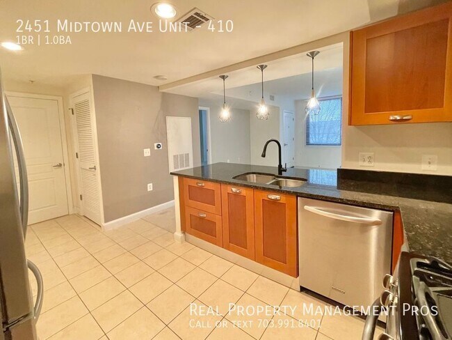 Foto del edificio - 2451 Midtown Ave