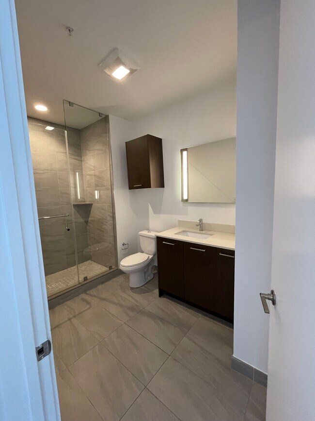 Foto del edificio - 250 NE 27th St