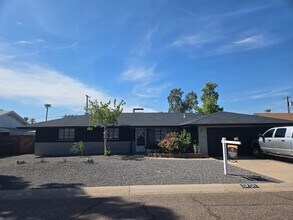 Building Photo - 3731 W Fleetwood Ln