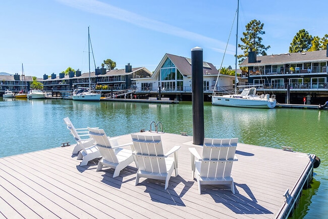 Building Photo - The Cove at Tiburon