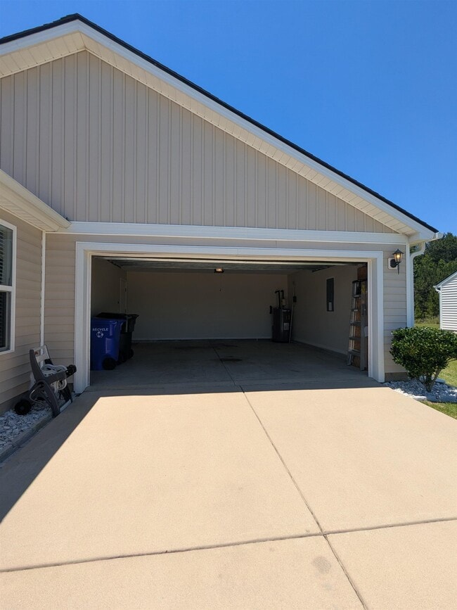 Building Photo - 1328 Valor Rd
