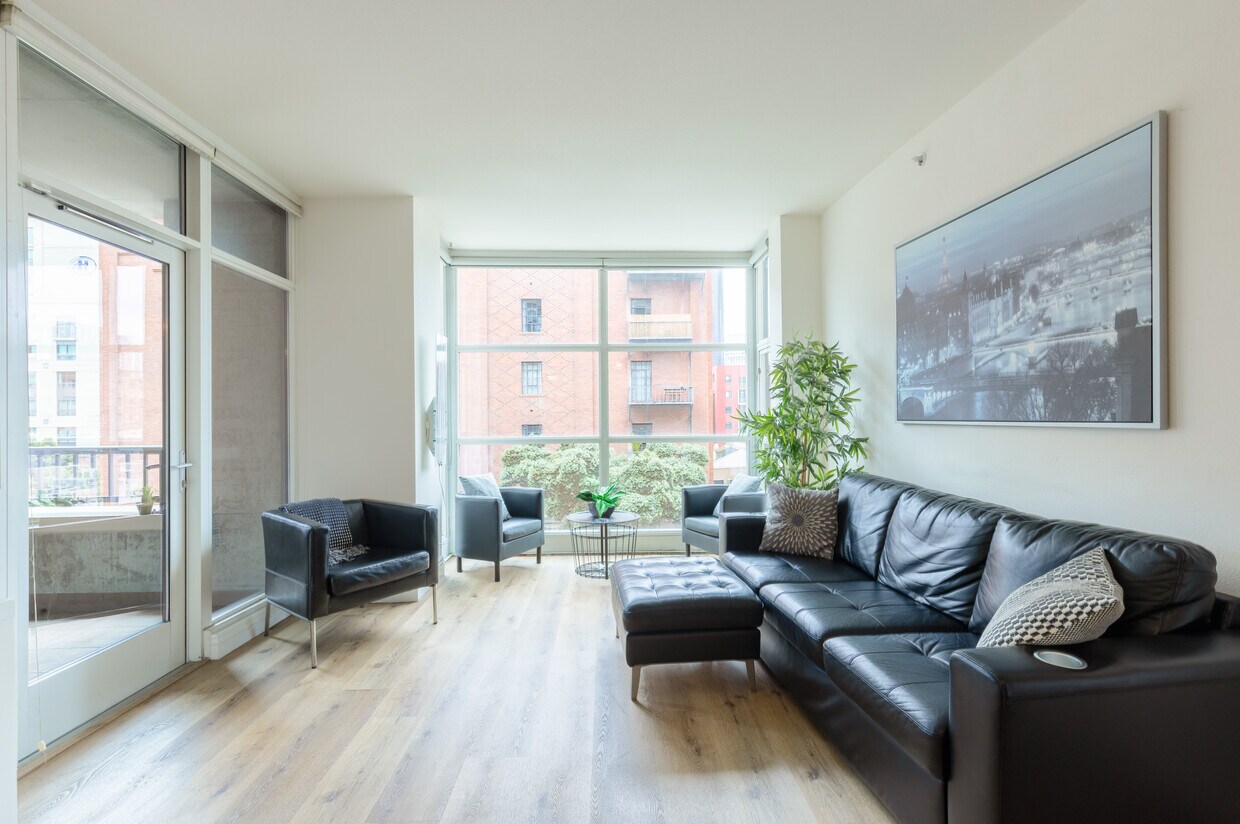 Primary Photo - 530 K St