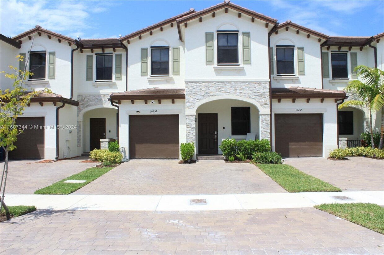 Foto principal - 10257 SW 228th Terrace