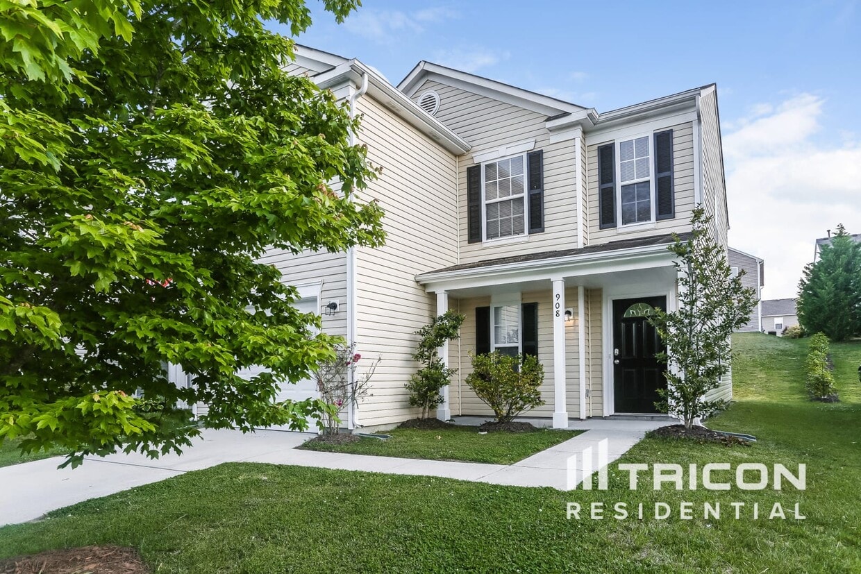 Foto principal - 908 Littleton Dr