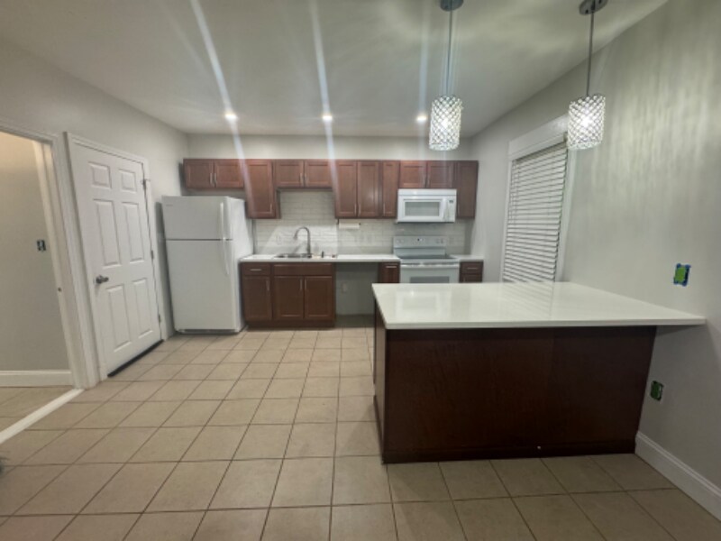 Foto principal - 549 Ash St