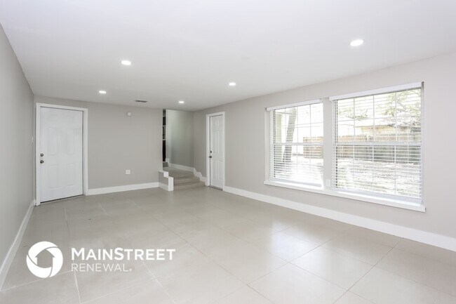 Foto del edificio - 9064 Polk Ave