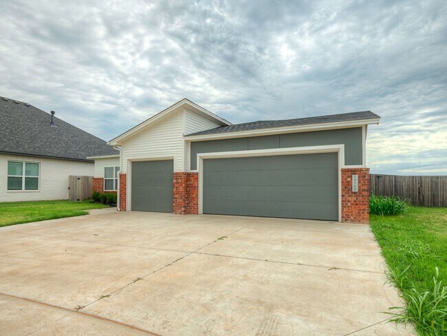 Foto del edificio - Beautiful New Construction Home in Edmond