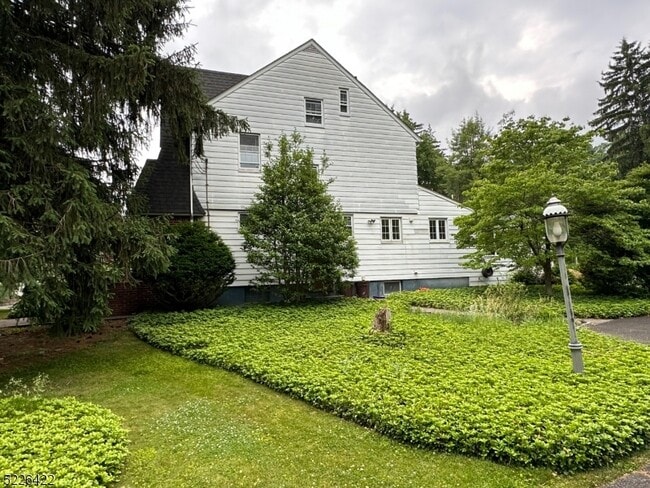 Building Photo - 261 Brooklake Rd