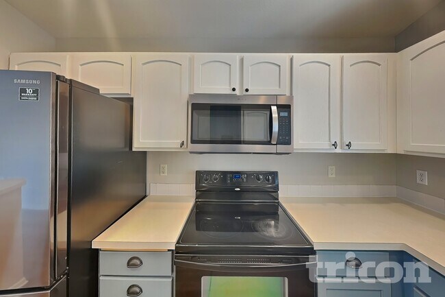 Foto del edificio - 18717 83 Ave Ct E