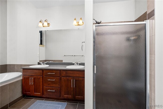 Foto del edificio - 210 Ellicott St