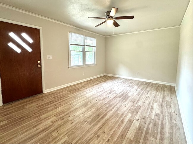 Building Photo - 868 Watts Dr