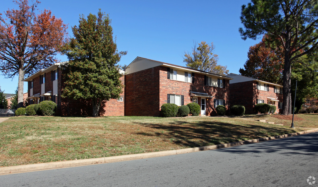 Foto del edificio - Tucker Street Apartments